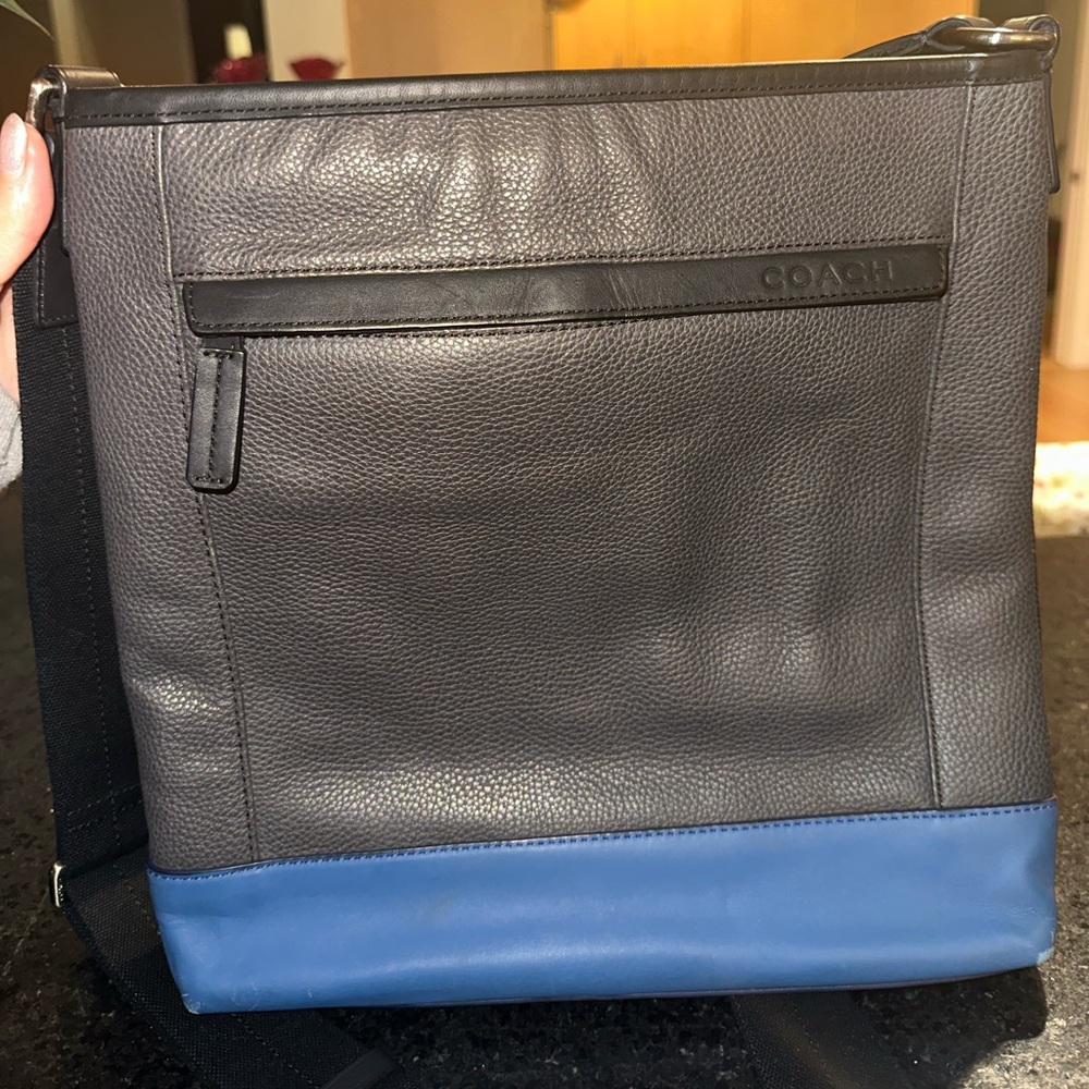 COACH CAMDEN LEATHER TECH CROSSBODY (F70920)